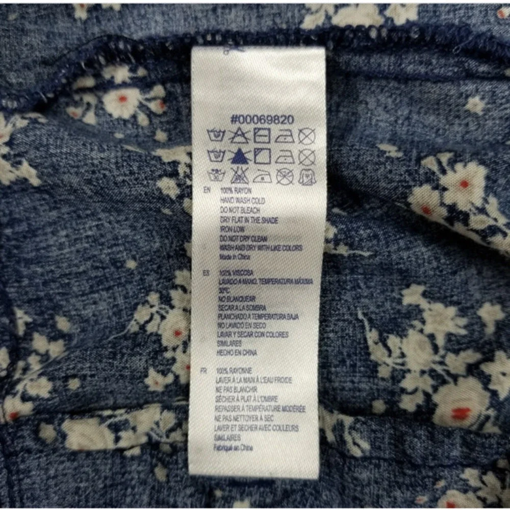 EUC Forever 21 Blue Floral Size 31 Shorts with Pockets Drawstring Waist - Picture 10 of 16